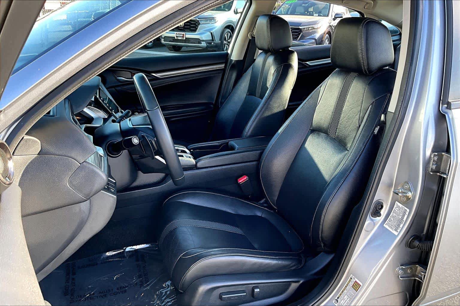 Used 2019 Honda Civic Touring image 8