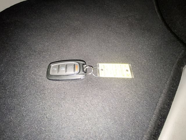 Used 2021 Chrysler Voyager LX w/ Cold Weather Group FWD image 29