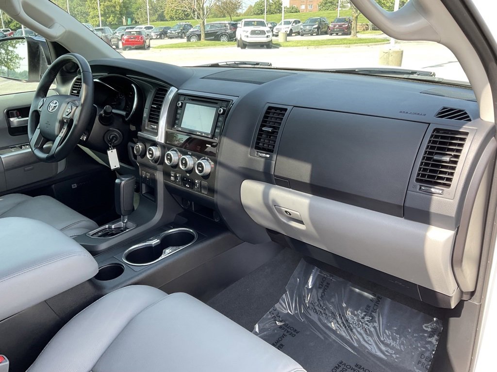 Used 2019 Toyota Sequoia Limited w/ Safety & Convenience Package image 20