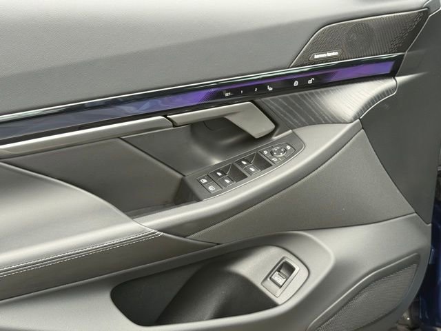 Used 2025 BMW i5 xDrive40 w/ Executive Package image 18