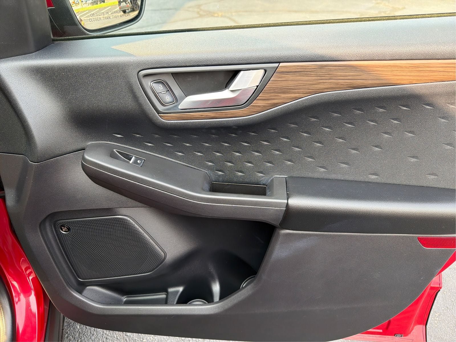 Used 2020 Ford Escape Titanium AWD/4WD image 21