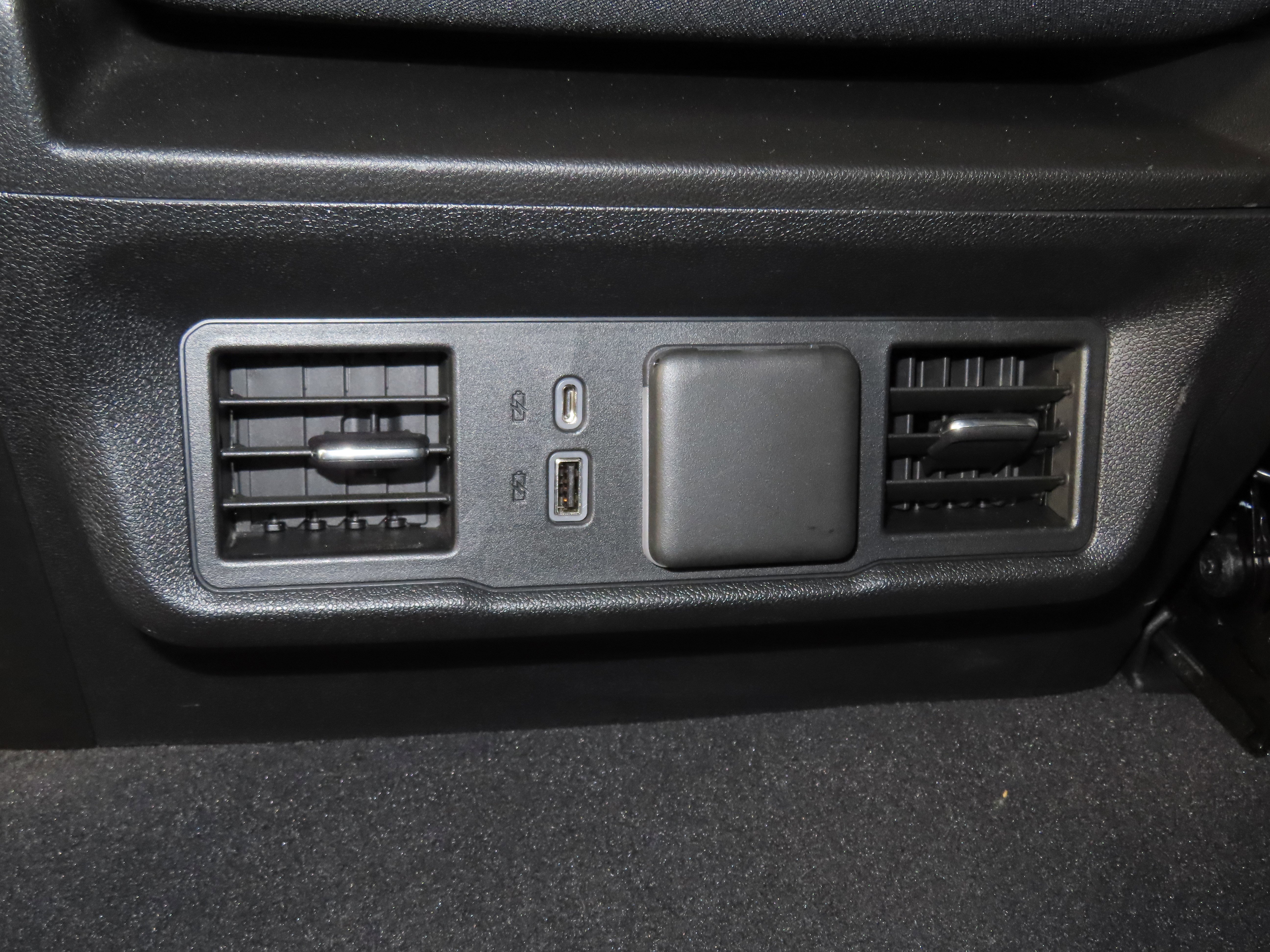 Used 2022 Chevrolet Silverado 1500 LT AWD/4WD image 39