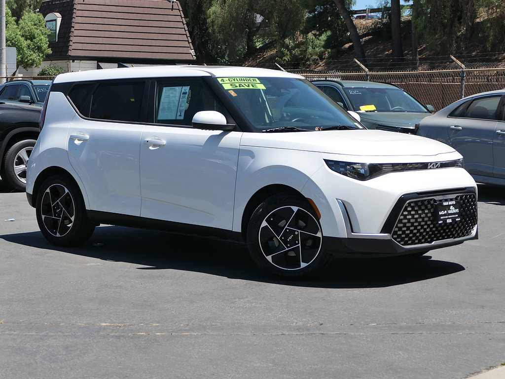 Used 2023 Kia Soul EX FWD image 1