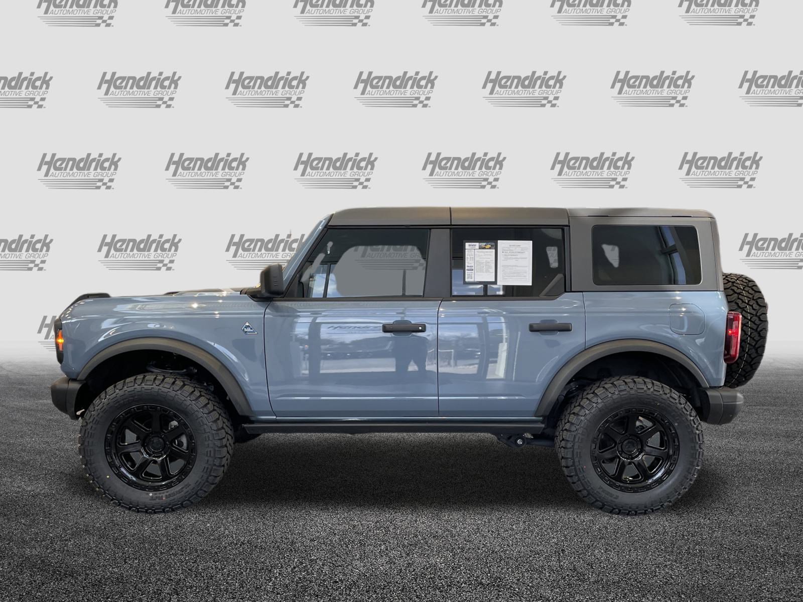 Used 2024 Ford Bronco Black Diamond image 7