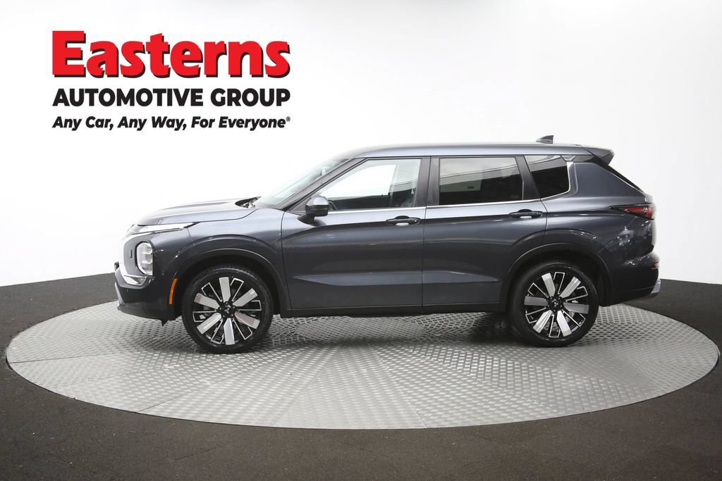 Used 2025 Mitsubishi Outlander SE AWD/4WD image 60