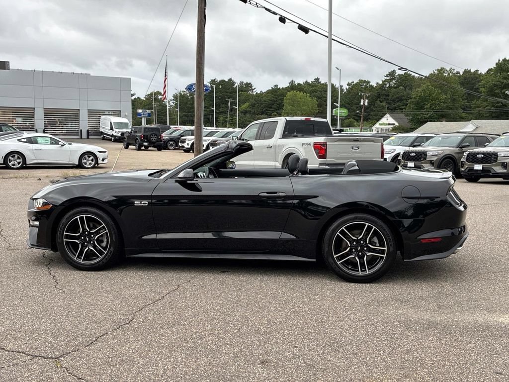 Used 2020 Ford Mustang Premium RWD image 4