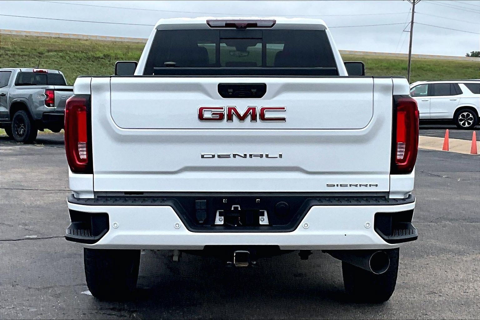 Used 2021 GMC Sierra 3500 Denali w/ Denali Ultimate Package AWD/4WD image 4