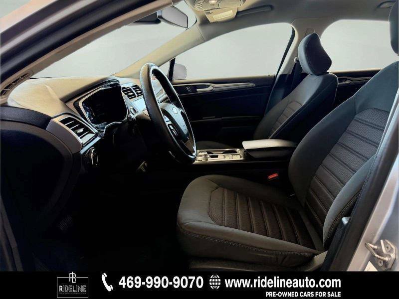 Used 2020 Ford Fusion SE FWD image 9