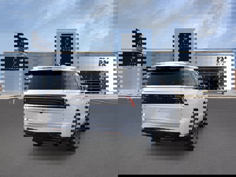 New 2026 Lincoln Navigator Reserve image 8