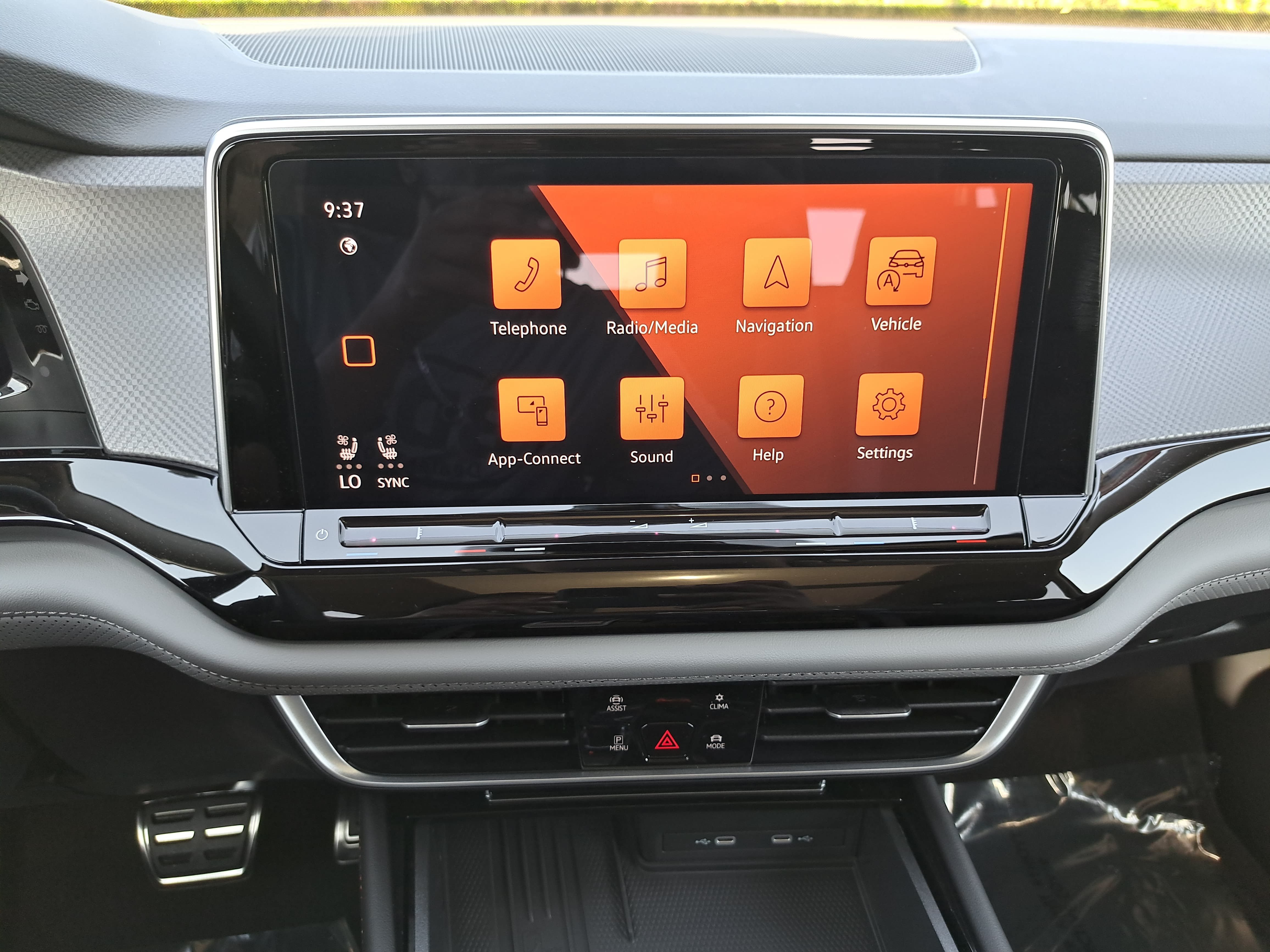 New 2026 Volkswagen Atlas Peak Edition AWD/4WD image 21