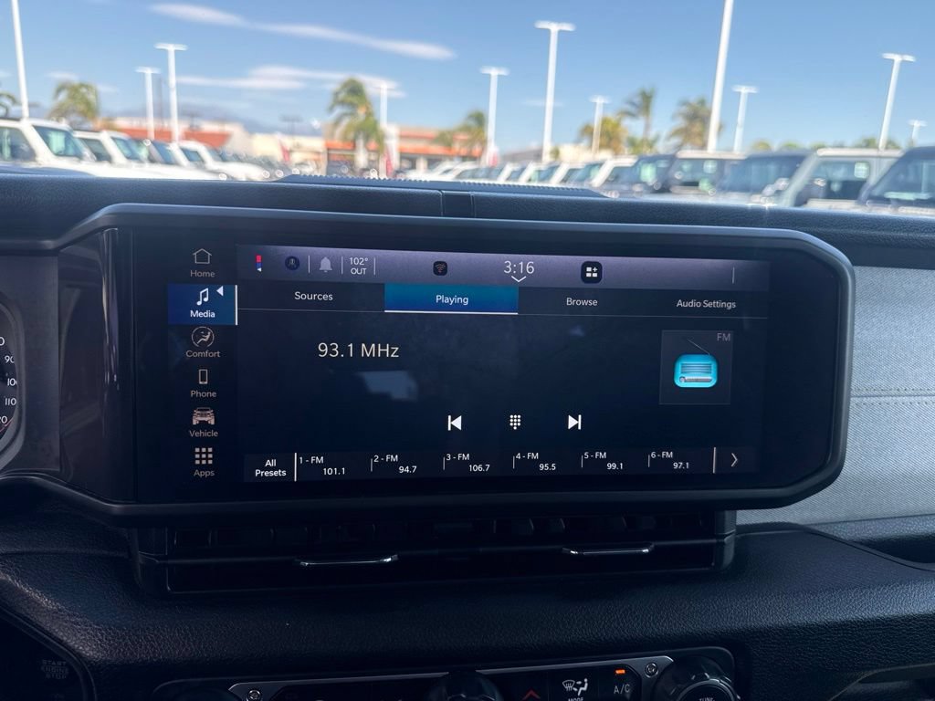 Used 2025 Jeep Wrangler Unlimited Sport AWD/4WD image 17