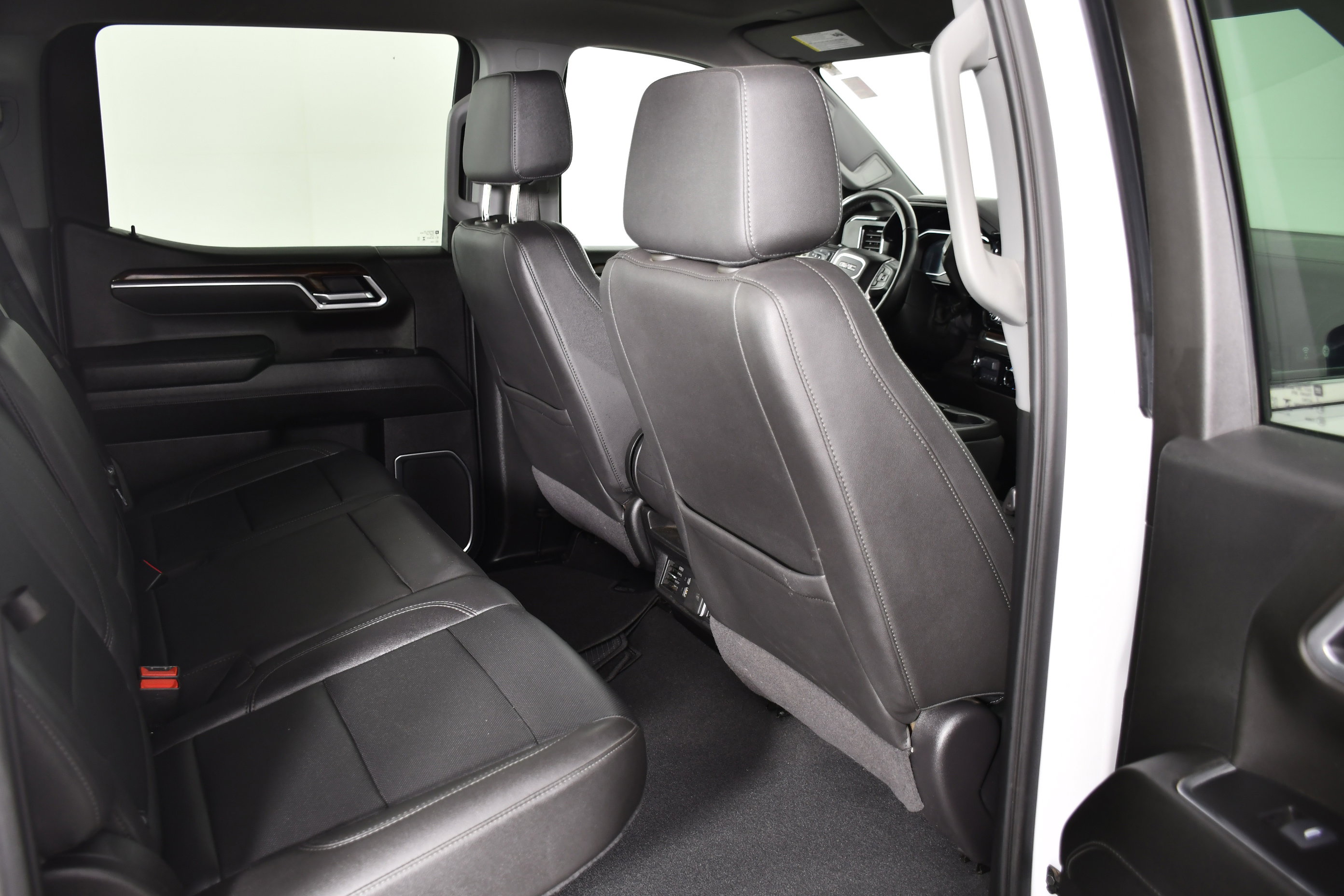 Used 2025 GMC Sierra 1500 SLT image 33