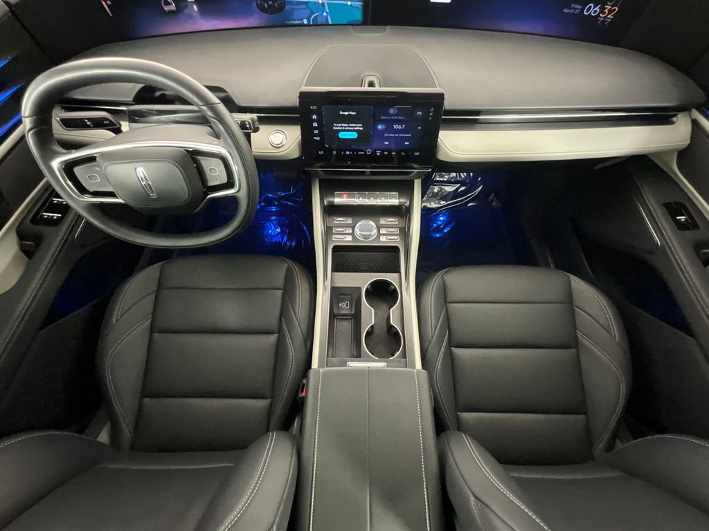 Used 2025 Lincoln Nautilus Premier AWD/4WD image 14
