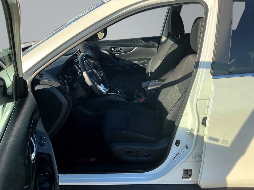 Used 2020 Nissan Rogue SV AWD/4WD image 23