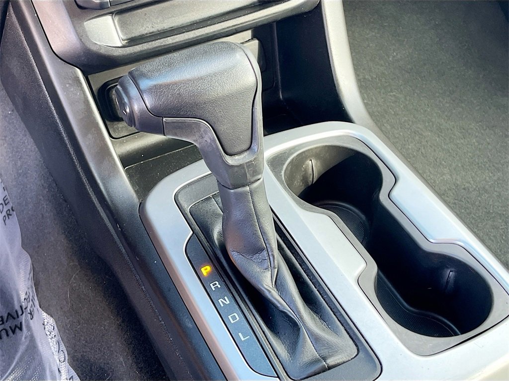 Used 2021 Chevrolet Colorado LT w/ LT Convenience Package image 16
