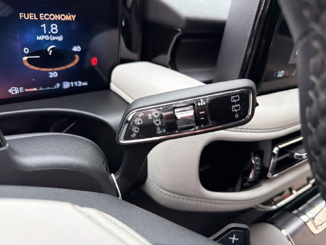 New 2027 Lincoln Aviator AWD image 27