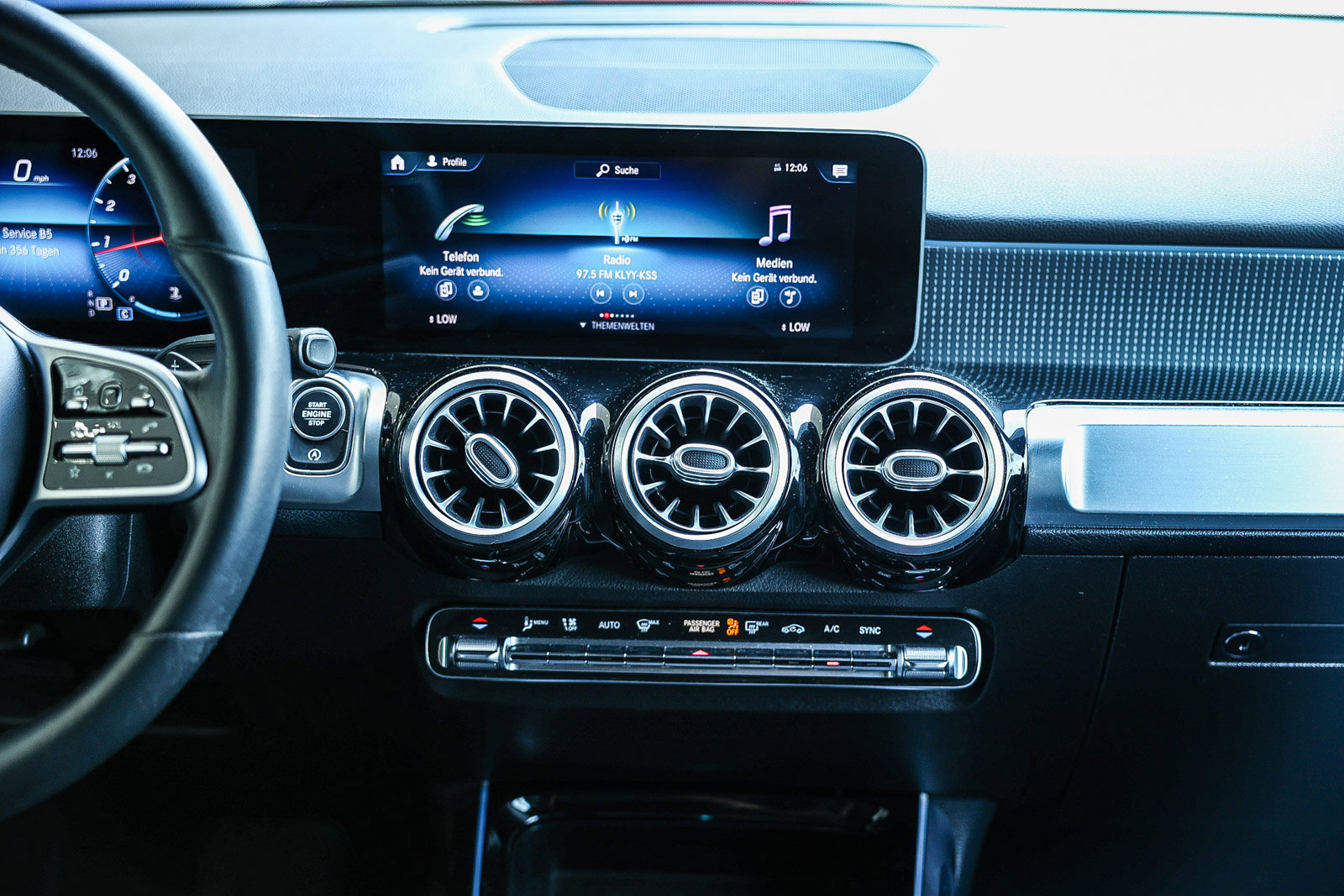 Used 2021 Mercedes-Benz GLB 250 image 17
