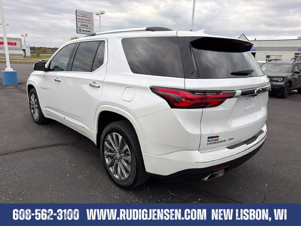 Used 2023 Chevrolet Traverse Premier AWD/4WD image 3