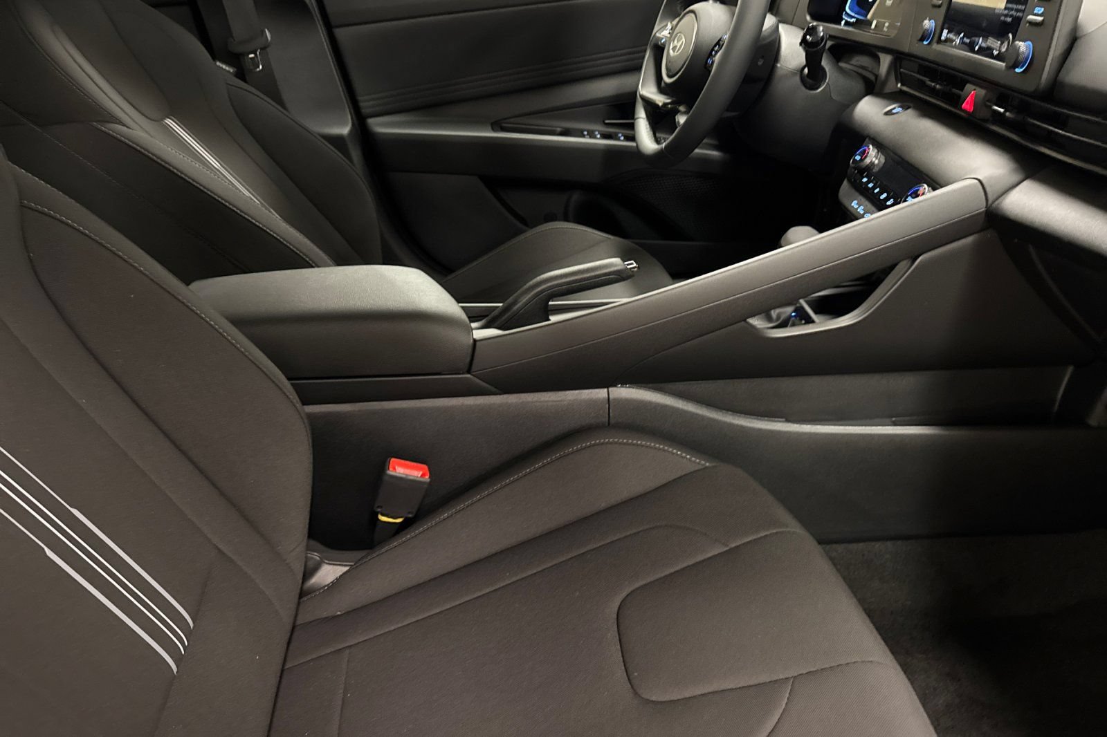 New 2026 Hyundai Elantra Sport FWD image 15