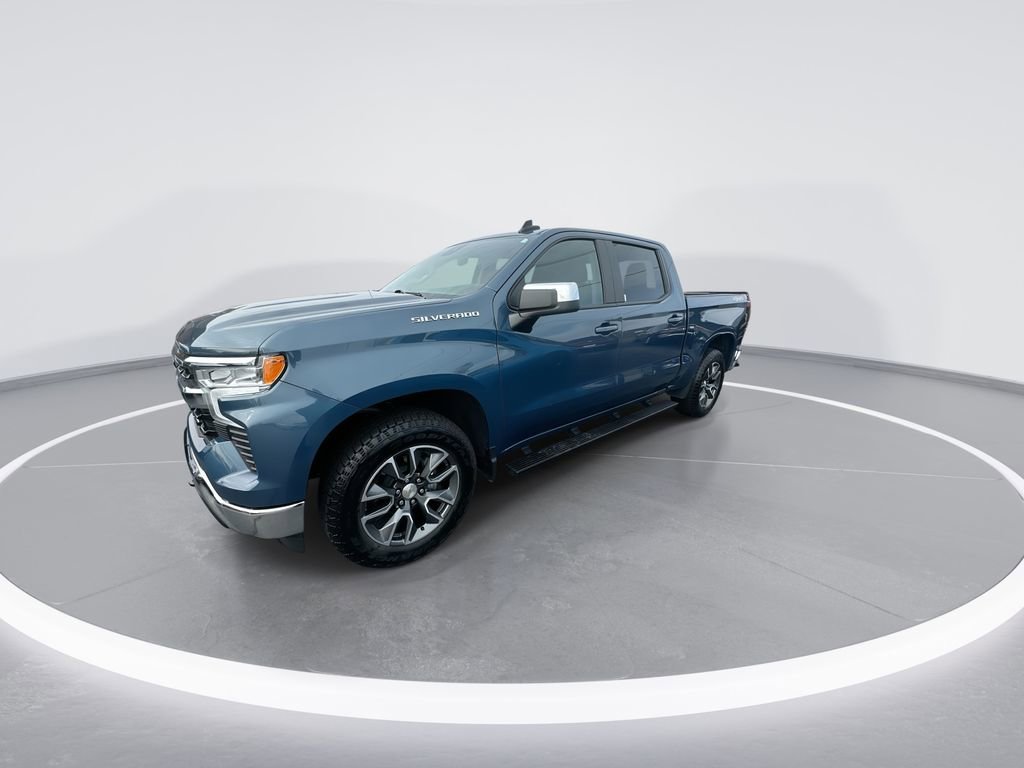 Used 2024 Chevrolet Silverado 1500 LT AWD/4WD image 4