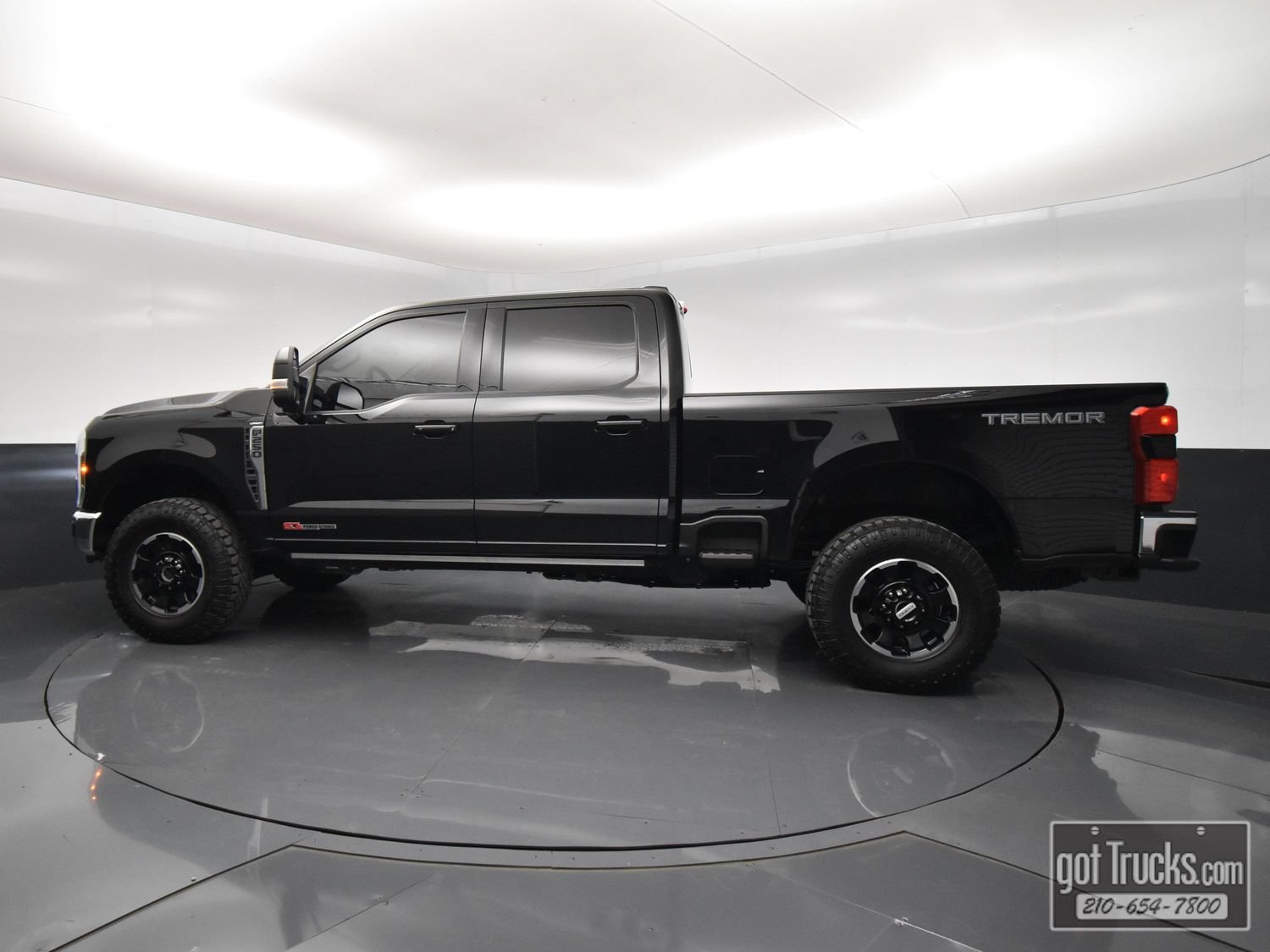 Used 2025 Ford F250 Lariat w/ Lariat Ultimate Package AWD/4WD image 3