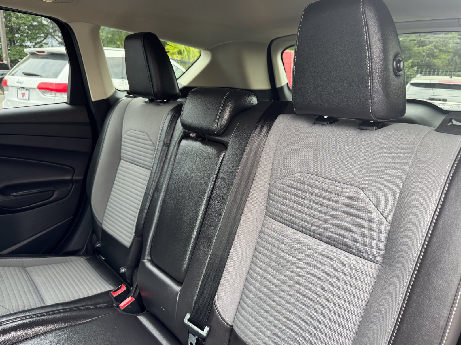 Used 2017 Ford Escape Titanium AWD/4WD image 17