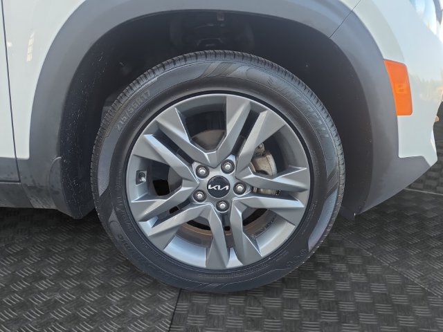 Used 2023 Kia Seltos S w/ Navigation Package FWD image 36