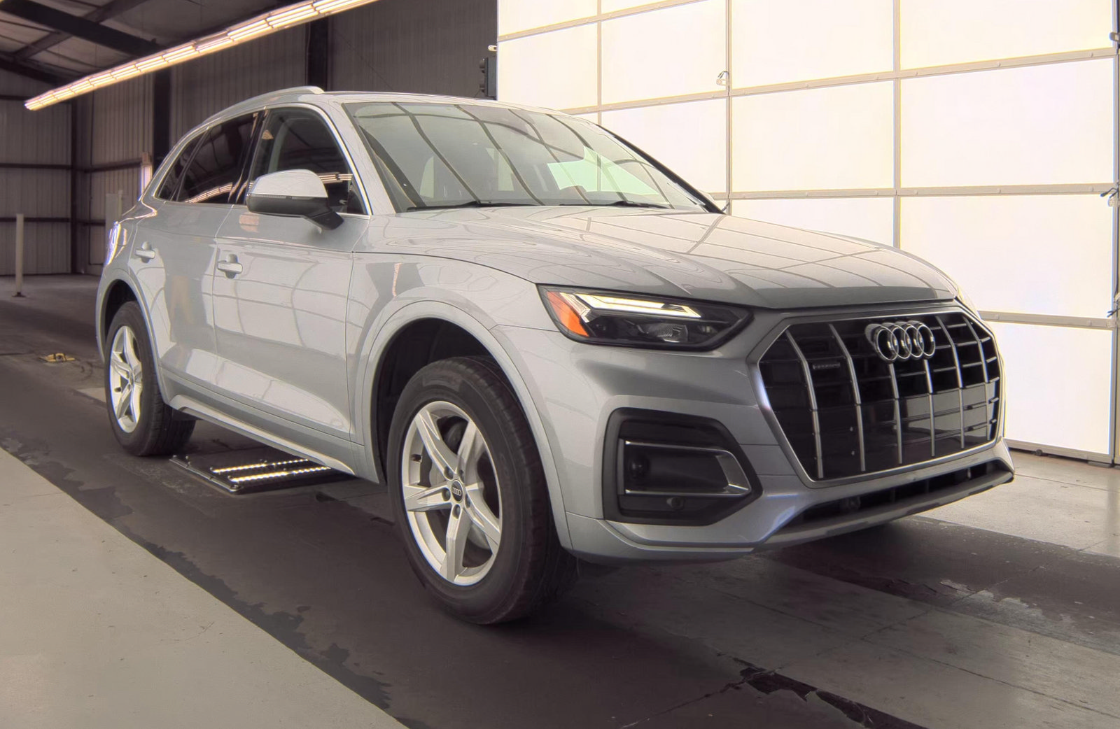Used 2023 Audi Q5 2.0T Premium AWD/4WD image 3