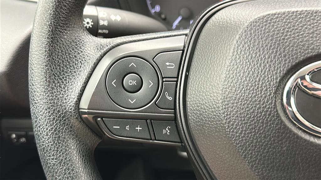 Used 2025 Toyota Corolla LE FWD image 17