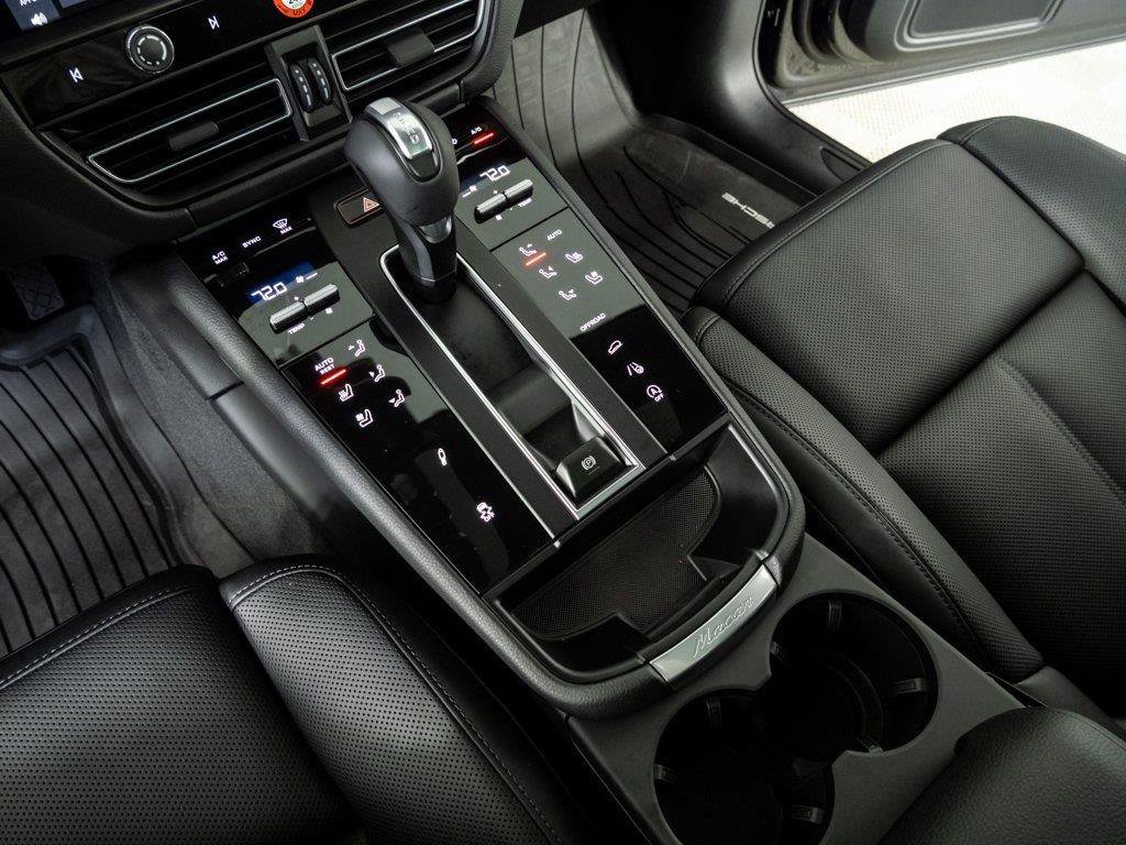 New 2026 Porsche Macan AWD/4WD image 18