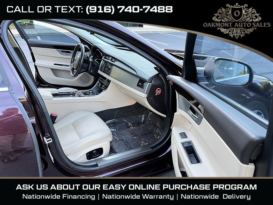 Used 2017 Jaguar XF Prestige RWD image 9