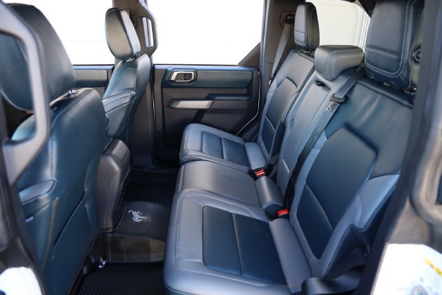 Used 2022 Ford Bronco Outer Banks AWD/4WD image 12