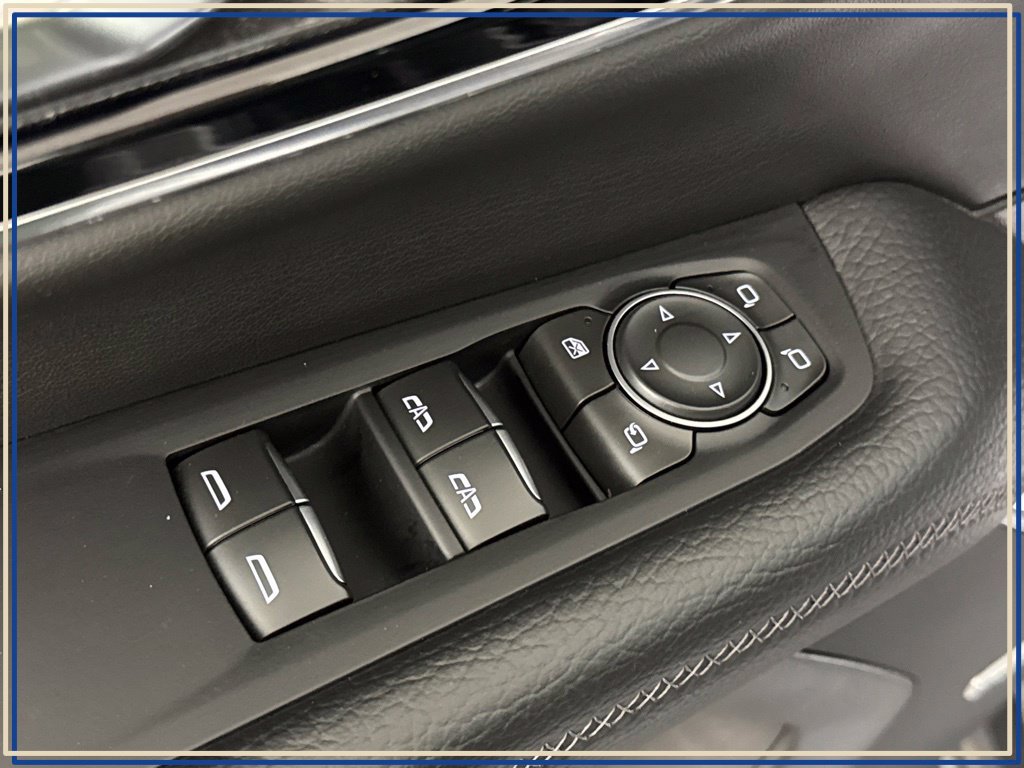Certified 2025 GMC Yukon Denali AWD/4WD image 34