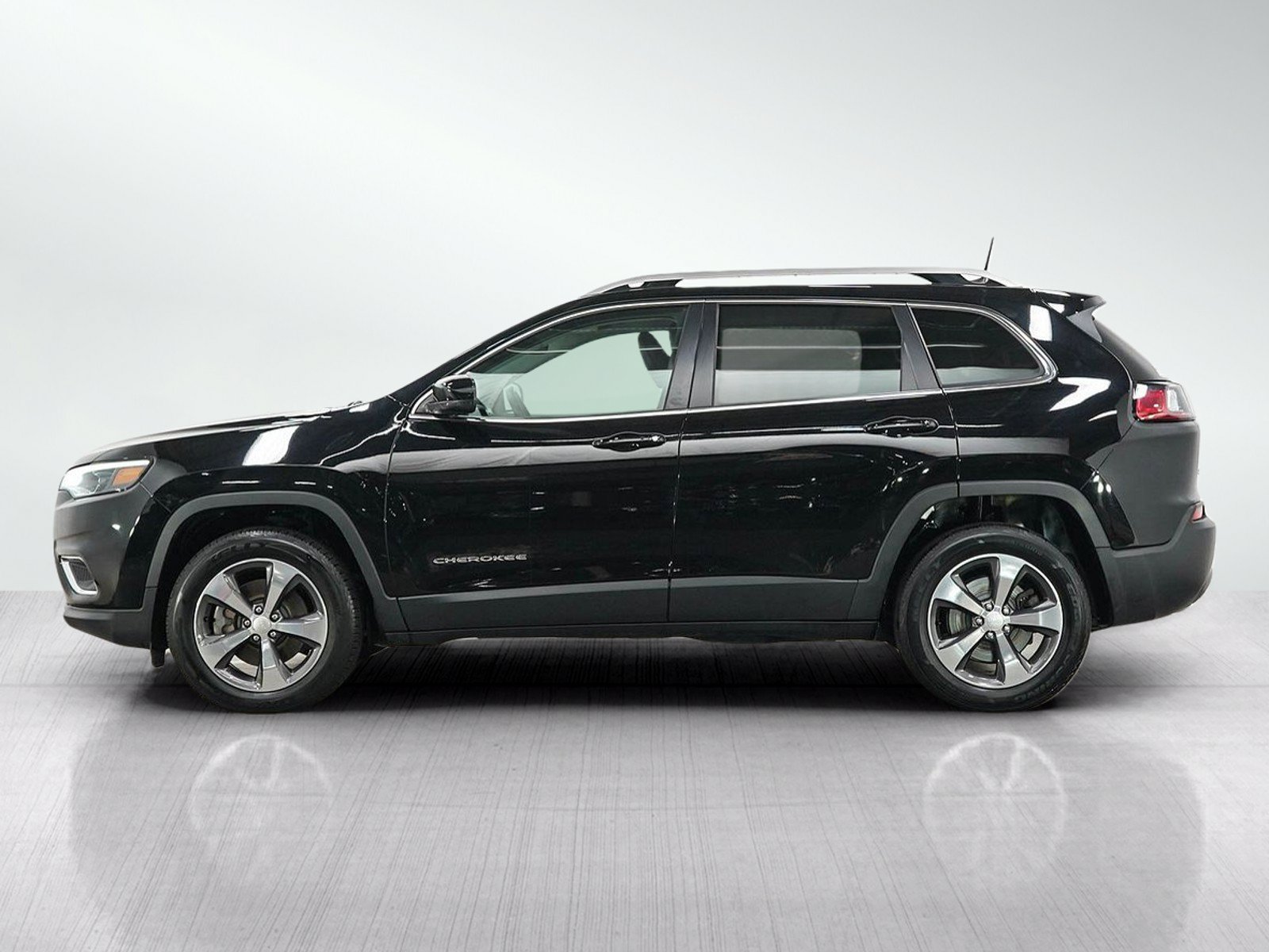 Used 2020 Jeep Cherokee Limited AWD/4WD image 2