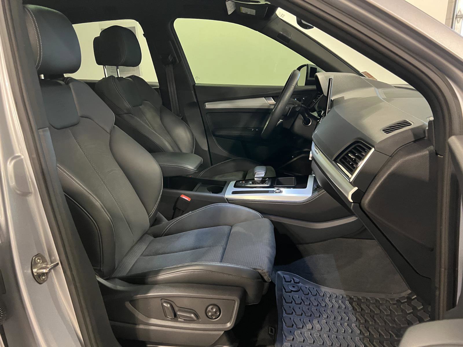 Used 2024 Audi Q5 e Premium Plus AWD/4WD image 42