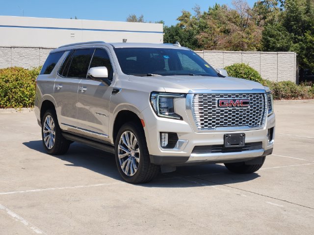 Used 2021 GMC Yukon Denali w/ Denali Ultimate Package AWD/4WD image 3