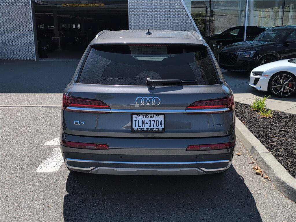Used 2023 Audi Q7 2.0T Premium w/ Convenience Package AWD/4WD image 7