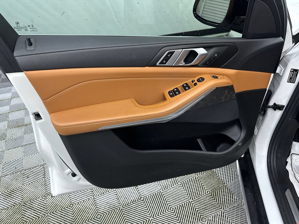 Used 2022 BMW X5 sDrive40i w/ Premium Package RWD image 11
