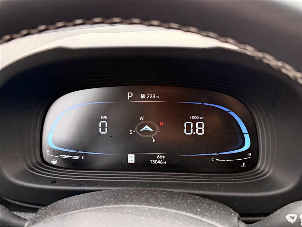 Used 2025 Hyundai Venue Limited image 20