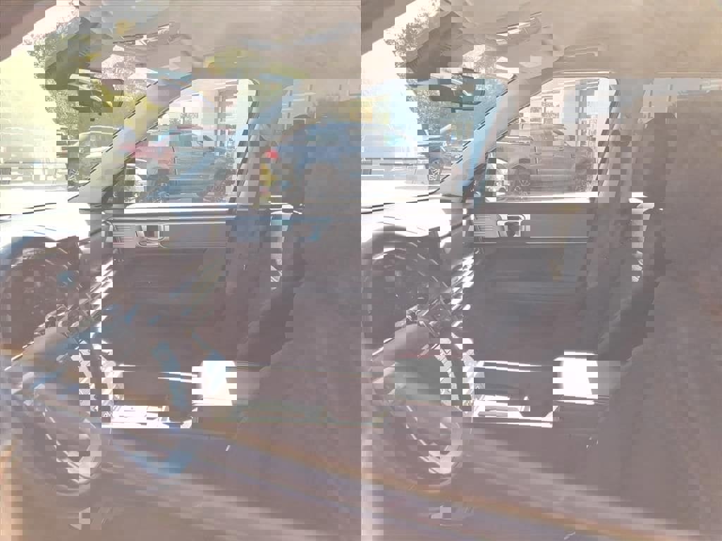 Used 2025 Hyundai Santa Fe SE image 7