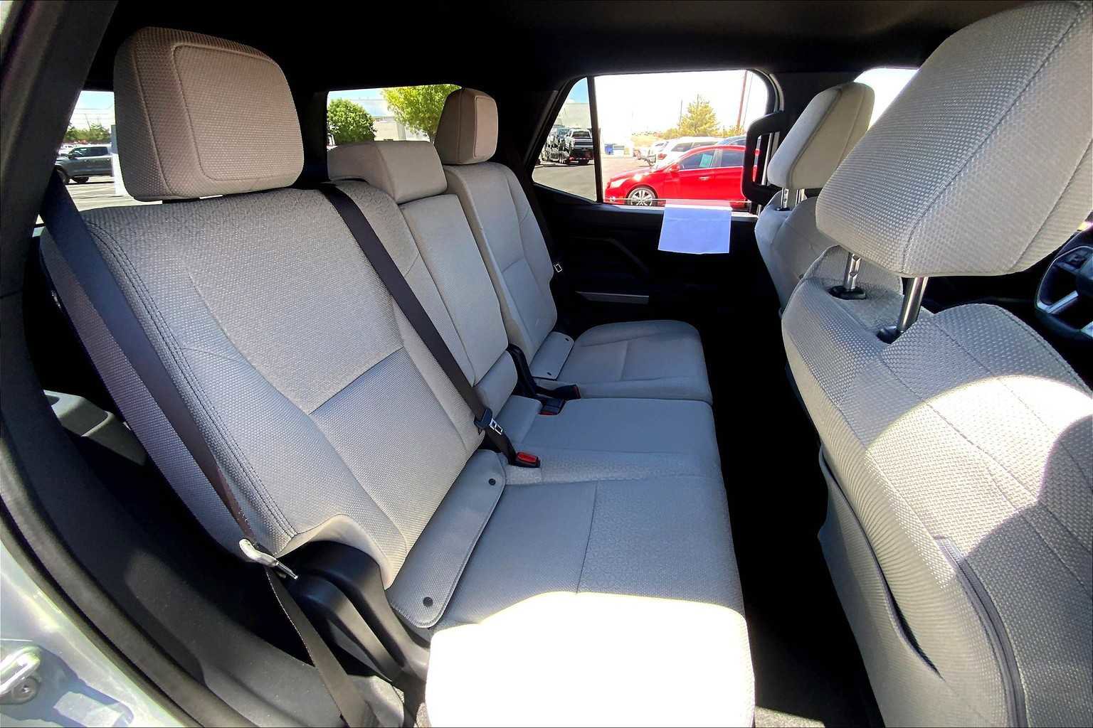 Used 2025 Toyota 4Runner SR5 image 16