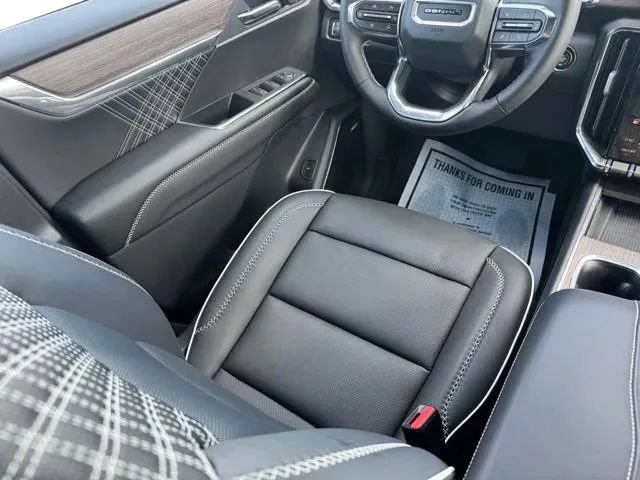 New 2026 GMC Acadia Denali w/ Super Cruise Package FWD image 24