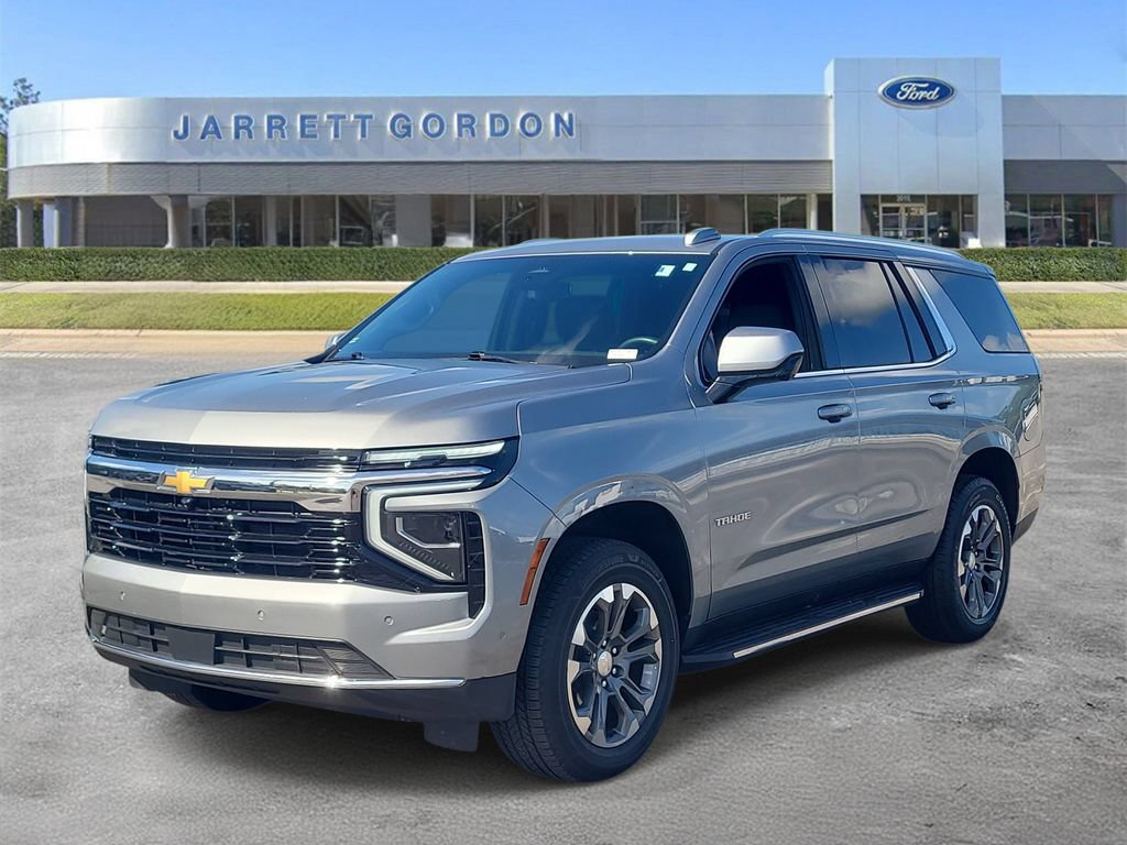 Used 2025 Chevrolet Tahoe LS RWD image 2