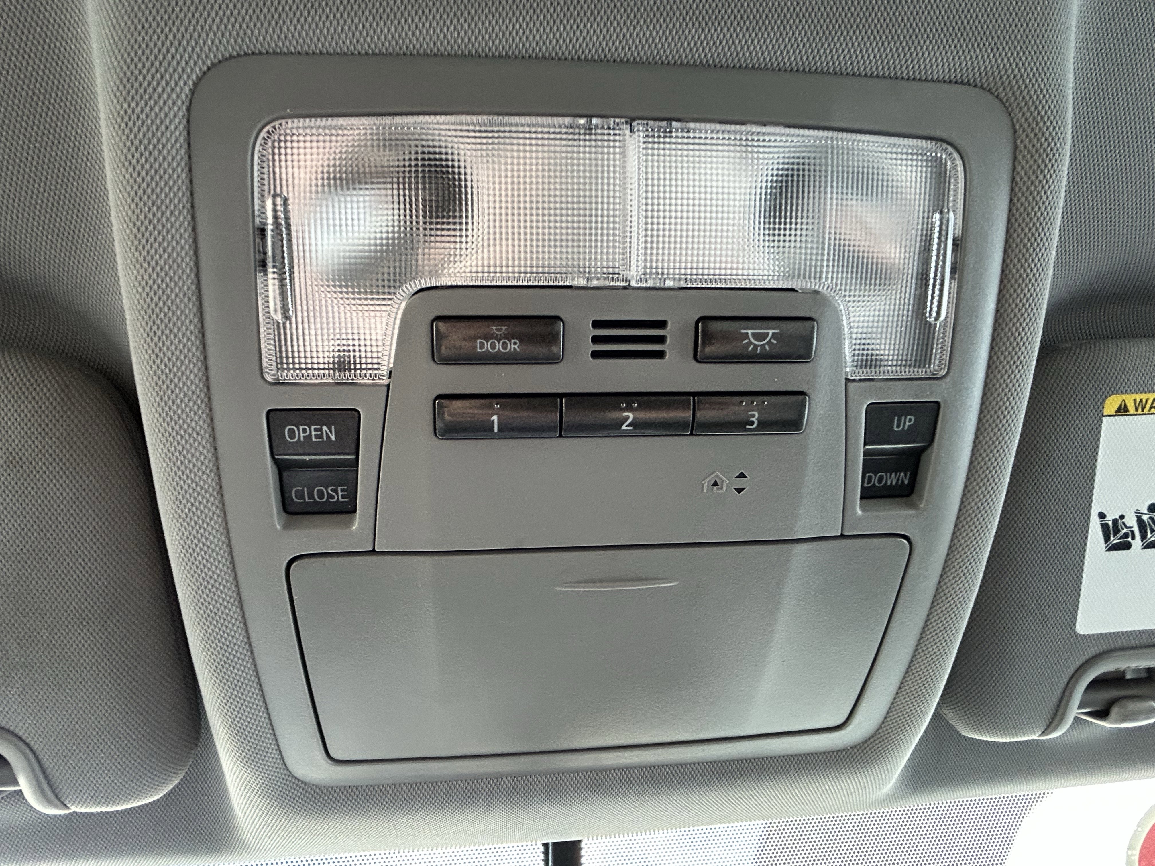 Used 2015 Toyota Highlander Limited image 35