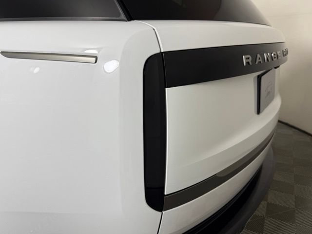 Certified 2025 Land Rover Range Rover Long Wheelbase SE AWD/4WD image 17