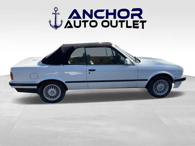 Used 1992 BMW 325i Convertible RWD image 9