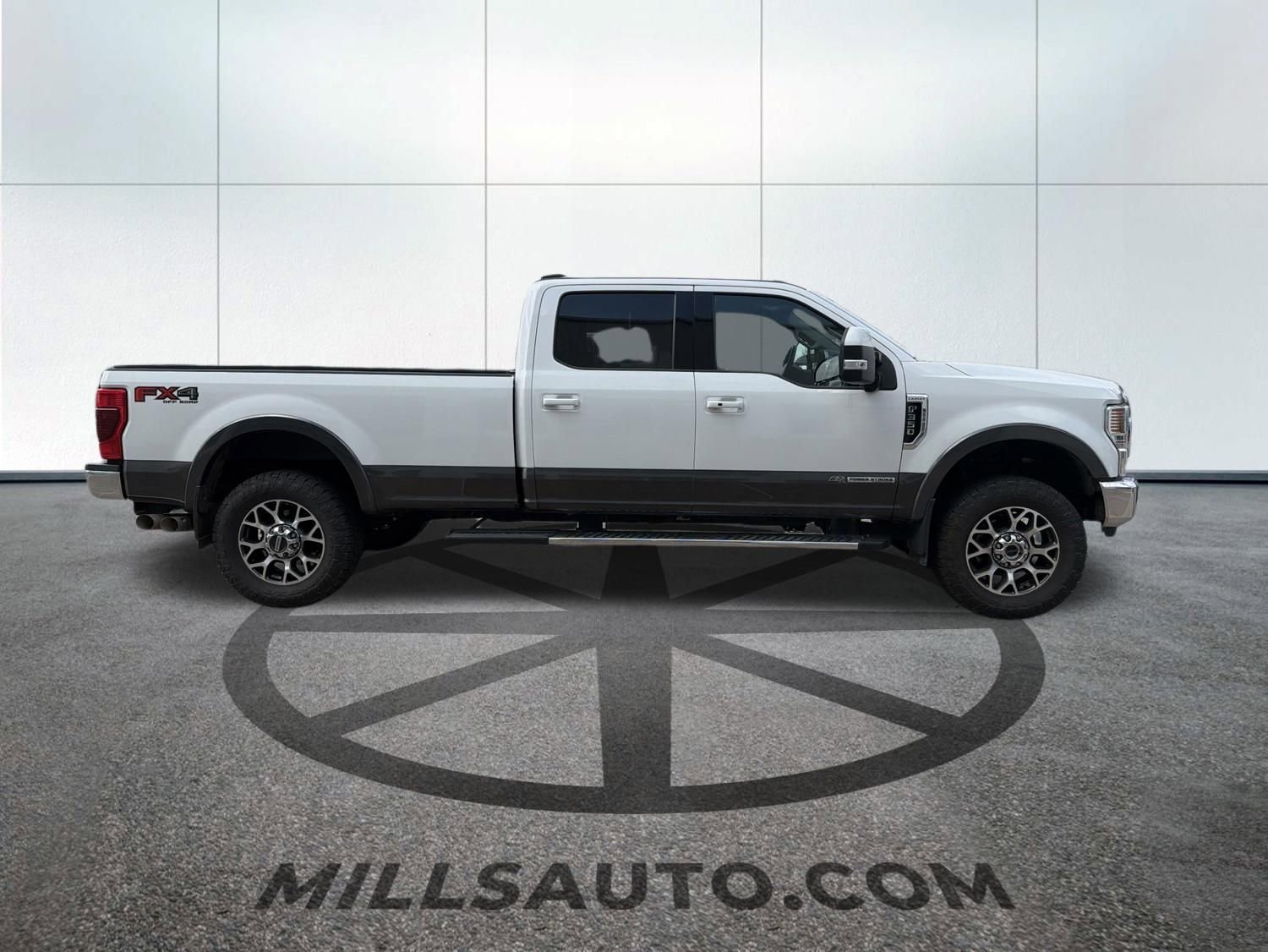 Used 2020 Ford F350 Lariat w/ Lariat Ultimate Package AWD/4WD image 3