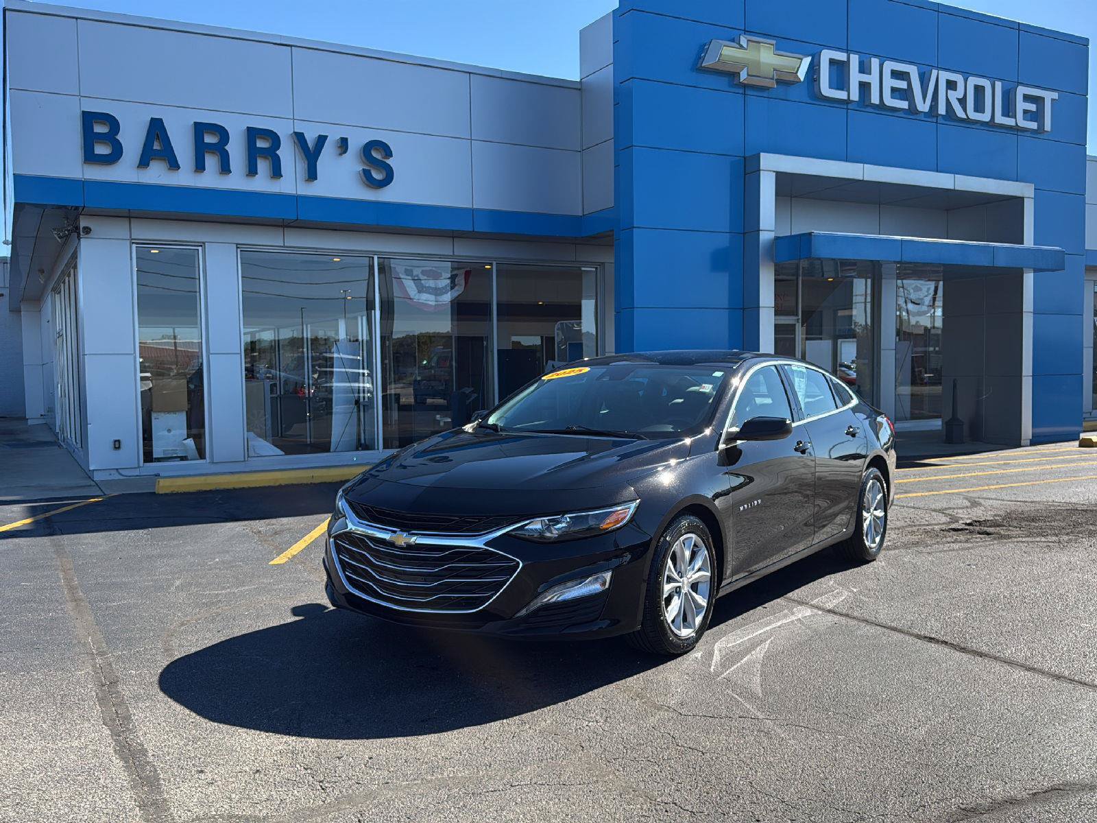 Used 2025 Chevrolet Malibu LT FWD image 1