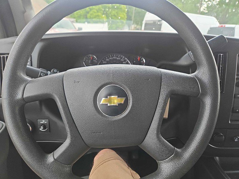 Used 2021 Chevrolet Express 2500 Extended image 21