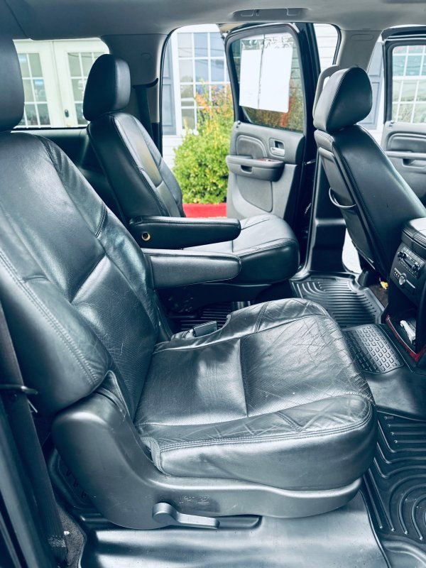 Used 2013 Cadillac Escalade ESV Luxury image 15